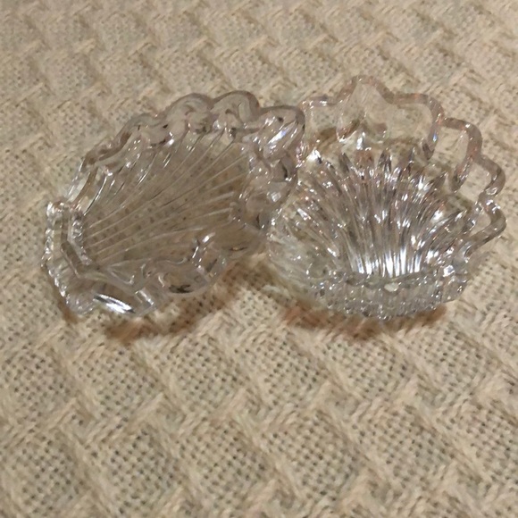 Crystal leaf container - Picture 2 of 3